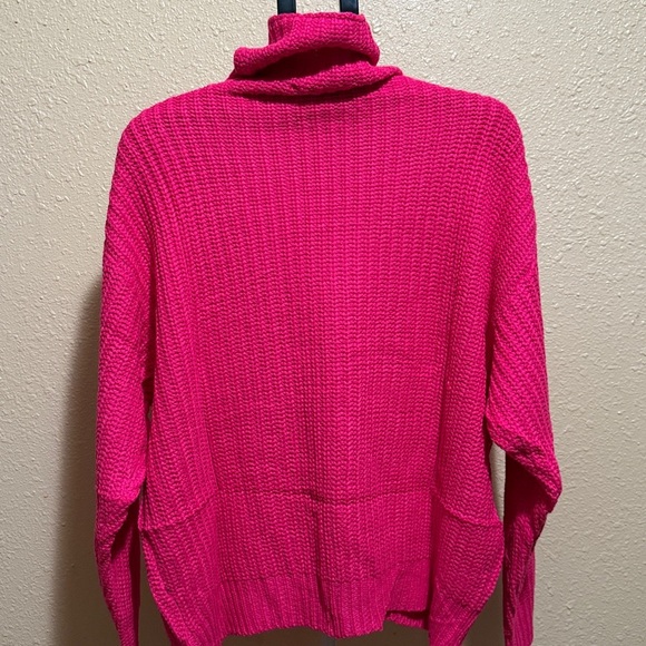 DAVI & DANI Vibrant hot pink Turtleneck cable knit chunky sweater women’s medium - Picture 4 of 8